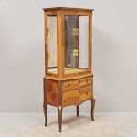 1590 4062 DISPLAY CABINET